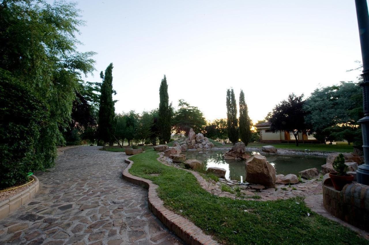 Balneario Cervantes Santa Cruz De Mudela Exteriör bild