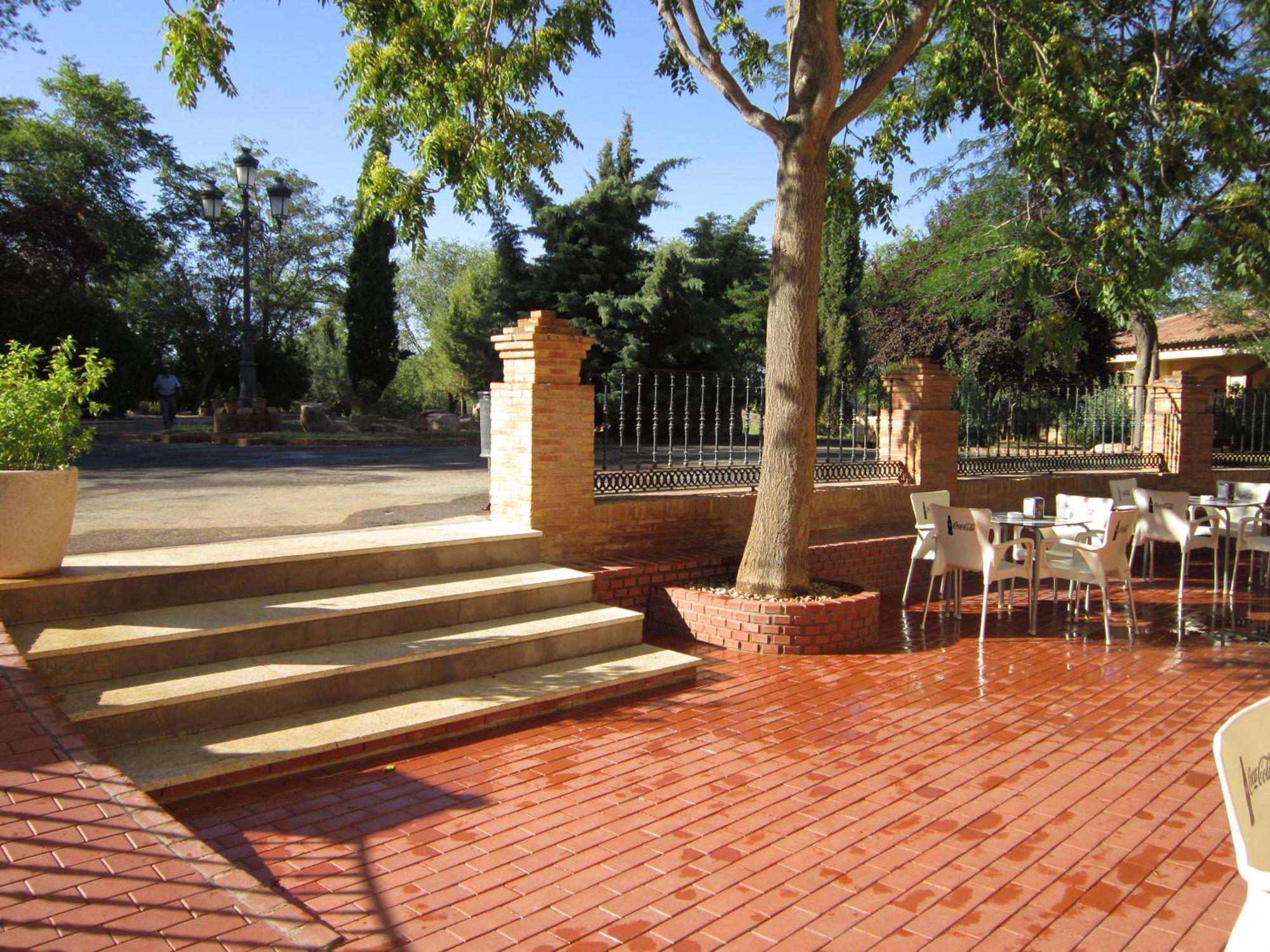 Balneario Cervantes Santa Cruz De Mudela Exteriör bild