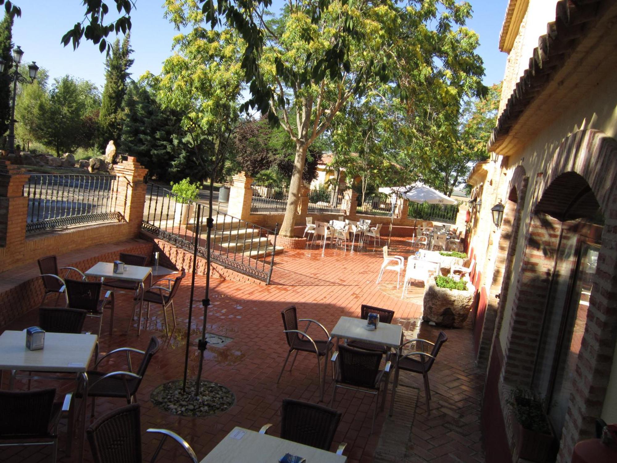 Balneario Cervantes Santa Cruz De Mudela Exteriör bild